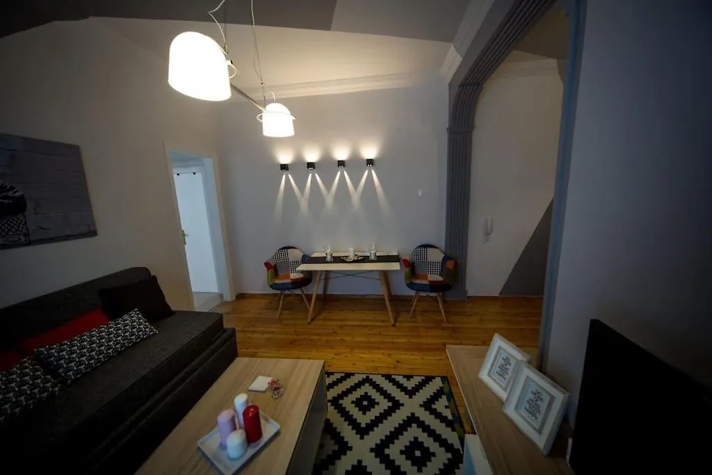 White Tower Minimal Apartment Salonic