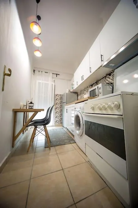White Tower Minimal Apartment Salonic